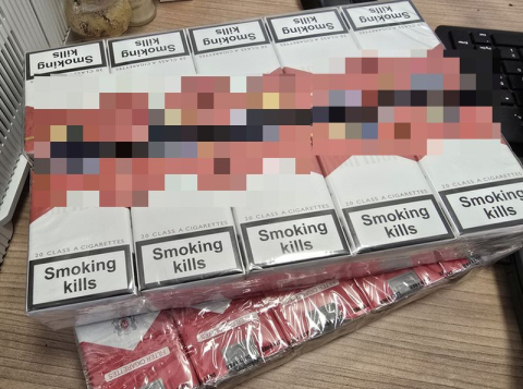 170 tysięcy papierosów bez akcyzy i 7 kilogramów suszu. Dwie akcje policji w Bielawie - 5
