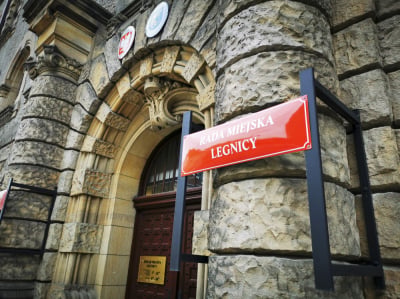 Legnicki samorząd chce wziąć kredyt na... spłatę kredytu. Chodzi o dziesiątki milion&oacute;w