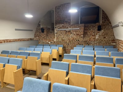 To najmniejsze kino we Wrocławiu. Jest samym sercu miasta