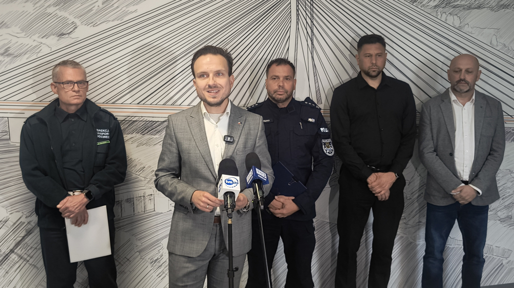 "Ruch Obrony Granic nie sprawia problemów". Znamy statystyki po trzech tygodniach kontroli na granicy - Wicewojewoda dolnośląski, Piotr Kozdrowicki, na konferencji prasowej.