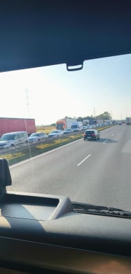 Karambol i przewrócony bus. Ogromne utrudnienia! Trudny poranek na autostradzie A4 - 2