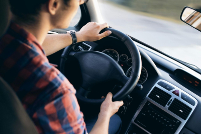 Ile zarabia kierowca TIRa w Niemczech? Stawki 2025