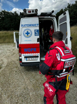 Zwłoki mężczyzny w Odrze we Wrocławiu. "Działania prowadzono w trudno dostępnym terenie" - 2
