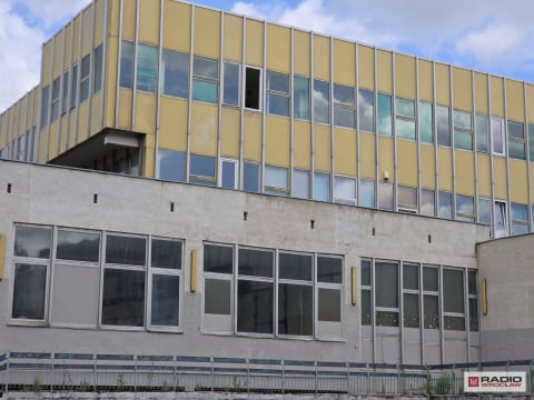 Rozbiorą największą szkołę podstawową w Wałbrzychu. Obok powstanie nowa, ekologiczna placówka - 9