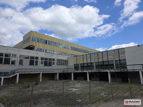 Rozbiorą największą szkołę podstawową w Wałbrzychu. Obok powstanie nowa, ekologiczna placówka - 10