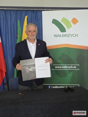 Rozbiorą największą szkołę podstawową w Wałbrzychu. Obok powstanie nowa, ekologiczna placówka - 0