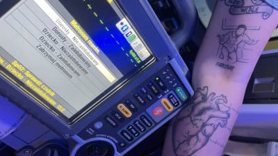 Ratowanie życia w rytm muzyki. Nietypowe szkolenie w bolesławieckim szpitalu