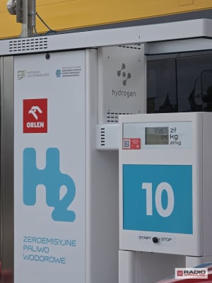 "Choć wciąż jest drogo, opłaca się". Wałbrzyskie autobusy skorzystają z nowej stacji tankowania wodoru - 0