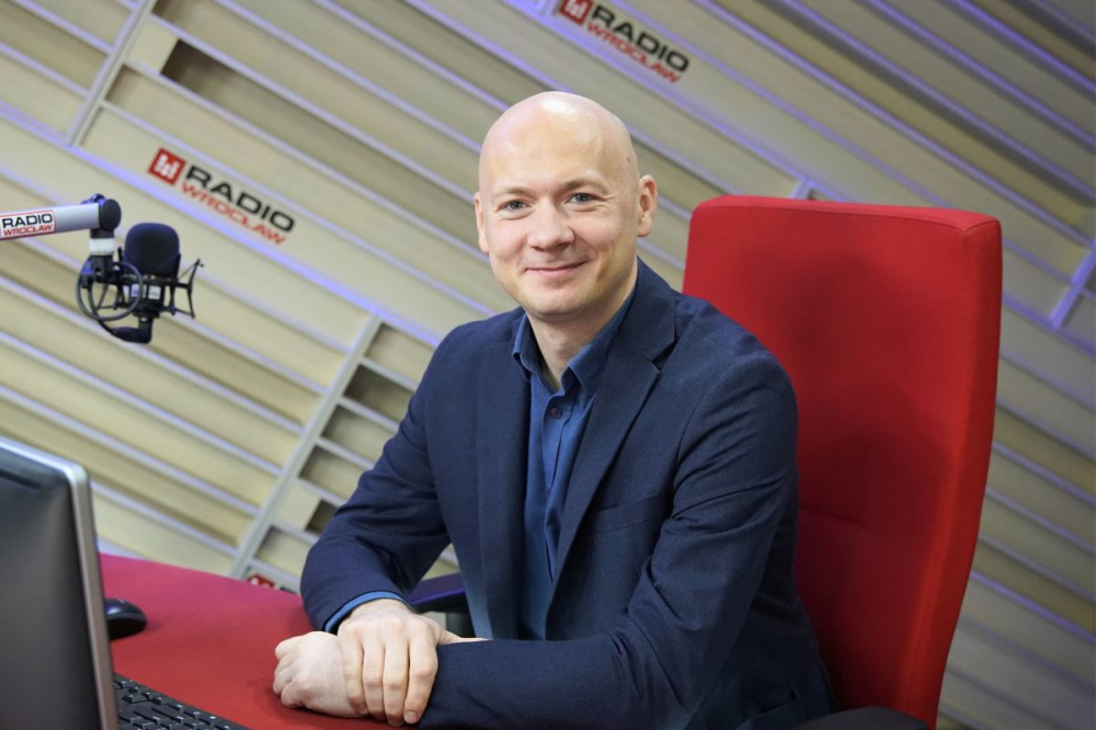 Rozmowa Dnia: Karol Przywara, prezes wrocławskiego lotniska, na półmetku wakacji - Karol Przywara gościem Rozmowy Dnia.