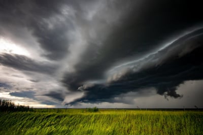 Znowu zagrzmi na Dolnym Śląsku. Będzie mocno padać i wiać, możliwy jest też grad