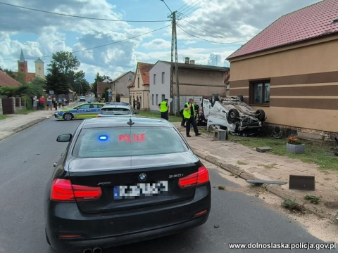 Pościg na ekspresówce. Ucieczkę przed policją zakończył na dachu. Na koniec wyciągnął... zapalniczkę  - 0
