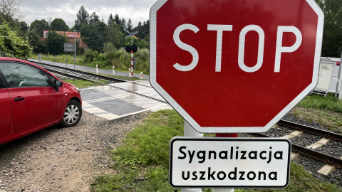 Mieszkańcy boją się przejeżdżać przez nowo otwartą linię kolejową. Wszystko przez niedziałające światła - 5