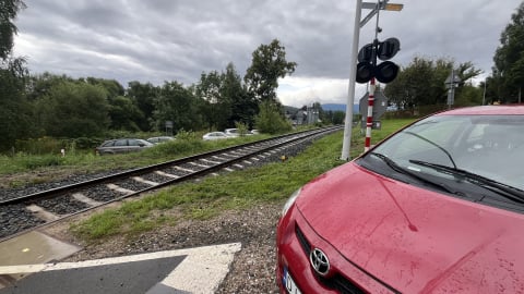 Mieszkańcy boją się przejeżdżać przez nowo otwartą linię kolejową. Wszystko przez niedziałające światła - 3