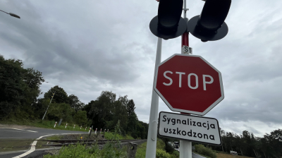 Mieszkańcy boją się przejeżdżać przez nowo otwartą linię kolejową. Wszystko przez niedziałające światła