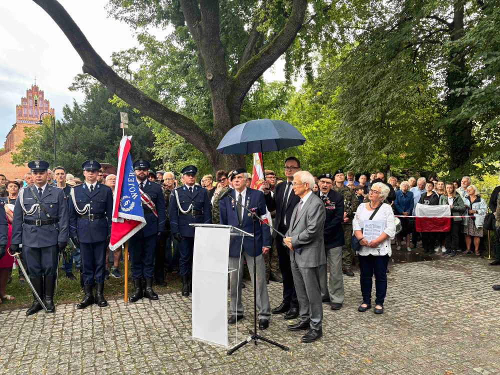 Wrocław uczcił 81. rocznicę wybuchu Powstania Warszawskiego. "To była walka o to, jaka będzie Polska" - Wrocław uczcił 81. rocznicę wybuchu Powstania Warszawskiego.