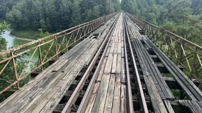 Zbliża się renowacja słynnego mostu nad Jeziorem Pilchowickim. Mieli go wysadzić w filmie