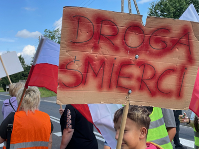 "Chmieleń protestuje, chodnika potrzebuje". Mieszkańcy kolejny raz blokują drogę krajową