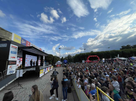 Kolarze zaprezentowani. W poniedziałek rusza Tour de Pologne - 3
