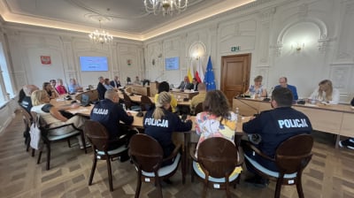 B&oacute;jki, poniżanie, awantury, najwięcej w okolicy dworca oraz galerii. Jak pom&oacute;c młodym?