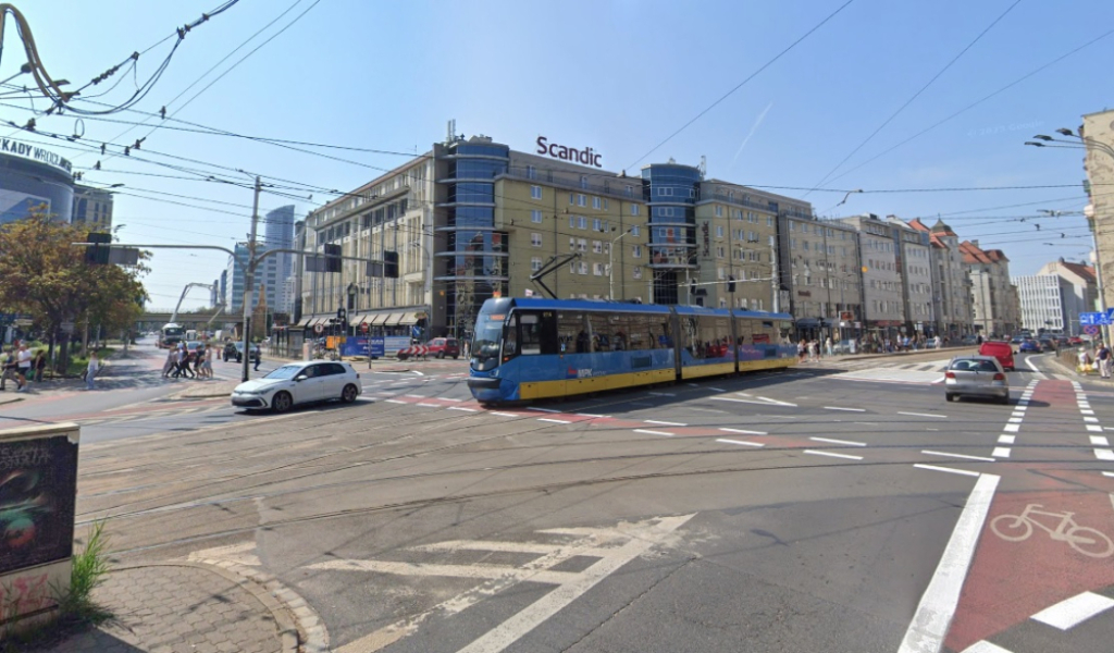 Awaria pantografu na Piłsudskiego. Duże utrudnienia dla pasażerów MPK Wrocław - Awaria pantografu na Piłsudskiego.