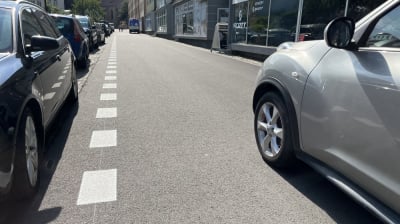 Płatny parking na ul. Kopernika w Jeleniej G&oacute;rze. Wnioskowali o to m.in właściciele sklep&oacute;w