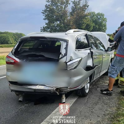 Poważny wypadek na dk 8. Zderzenie dwóch pojazdów osobowych, jedna osoba jest ranna - 0