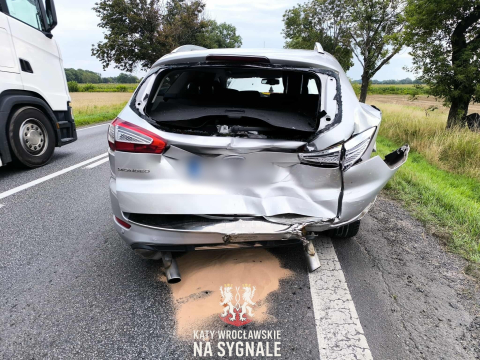 Poważny wypadek na dk 8. Zderzenie dwóch pojazdów osobowych, jedna osoba jest ranna - 2