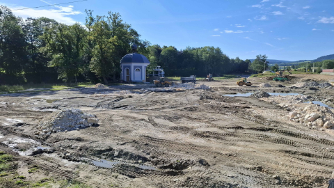 Odbudują po powodzi baseny, stadion czy halę. Miliony na infrastrukturę sportową i rekreacyjną - 8
