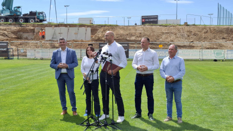 Odbudują po powodzi baseny, stadion czy halę. Miliony na infrastrukturę sportową i rekreacyjną - 4