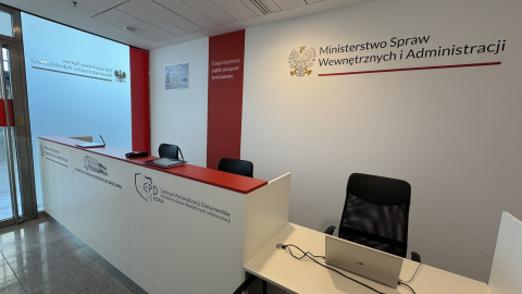 Wyrobienie stałego paszportu na lotnisku? We Wrocławiu teraz to możliwe! - 1