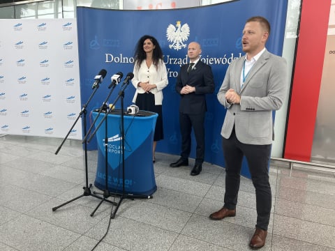Wyrobienie stałego paszportu na lotnisku? We Wrocławiu teraz to możliwe! - 2
