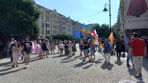 "Wszyscy mamy czerwoną krew". Około 150 osób wzięło udział w Marszu Różnorodności w Legnicy - 2