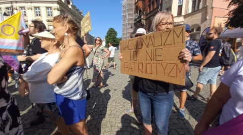 "Wszyscy mamy czerwoną krew". Około 150 osób wzięło udział w Marszu Różnorodności w Legnicy - 4