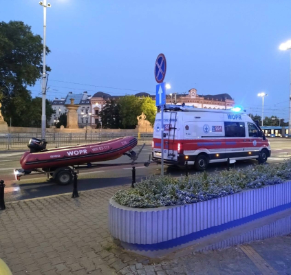 Wrocław: 35-latek o świcie pływał w Fosie Miejskiej. "Był po spożyciu alkoholu" - 1