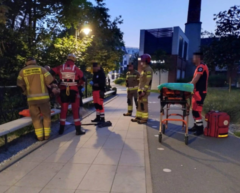 Wrocław: 35-latek o świcie pływał w Fosie Miejskiej. "Był po spożyciu alkoholu" - 2