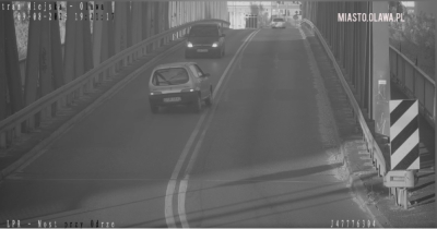 O krok od czoł&oacute;wki! Kierowca Seicento zjechał na lewy pas. Szybko okazało się dlaczego