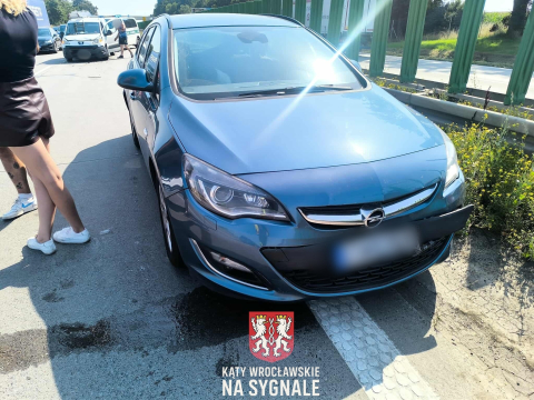 Trzy samochody zderzyły się na autostradzie A4. Spore korki w okolicach Wrocławia [ZDJĘCIA] - 4