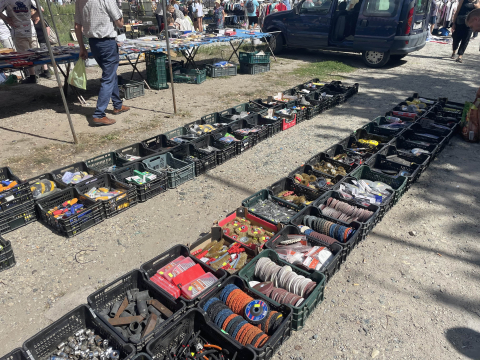 Można tu kupić praktycznie wszystko. Tłumy na targowisku „Na Młynie” we Wrocławiu - 2