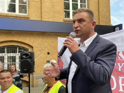 Robert Bąkiewicz z poważnymi zarzutami. Dostał zakaz zbliżania się do granicy