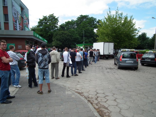 Kibice walczą o bilety (ZOBACZ) - 0