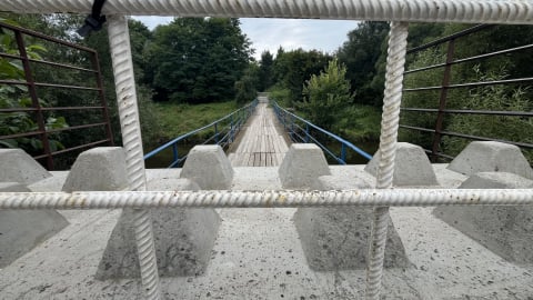 Zamiast 200 metrów, na działki mają 3 kilometry. Mieszkańcy Lwówka Śląskiego czekają na odbudowę kładki po powodzi - 0