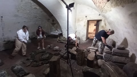 To pierwsza taka okazja od kilkudziesięciu lat! W podziemiach zamku pokażą zdobienia z wyburzonej legnickiej starówki - 2