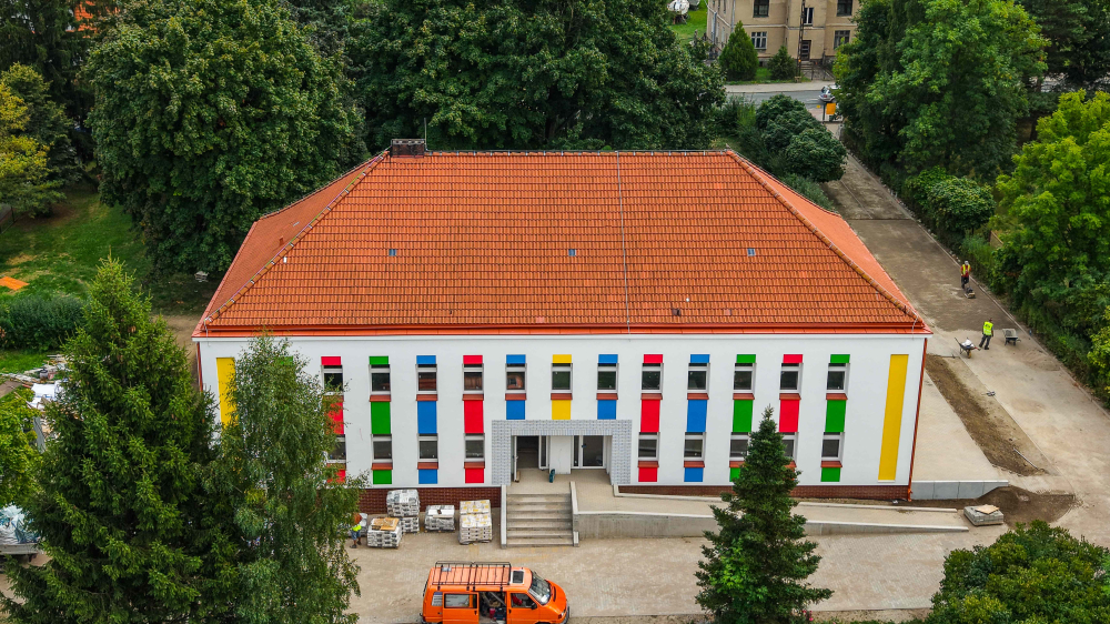 Przedszkole w Złotym Stoku nabiera blasku. Budynek przechodzi gruntowną modernizację - Przedszkole w Złotyk Stoku nabiera blasku. 