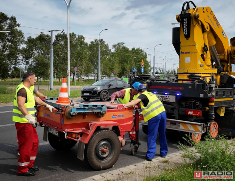 Autobus komunikacji miejskiej rozerwany na pół, tramwaj wykolejony. Poważna kolizja we Wrocławiu - 5