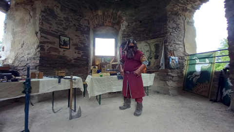 Zamek Świny zmienił się w tolkienowską twierdzę. Do niedzieli można spotkać tam fanów historii Śródziemia - 8
