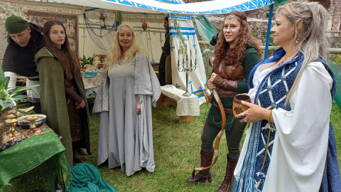 Zamek Świny zmienił się w tolkienowską twierdzę. Do niedzieli można spotkać tam fanów historii Śródziemia - 13