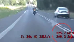 Szalona ucieczka motocyklisty. 220 km/h na liczniku, a do tego brak uprawnień [WIDEO]
