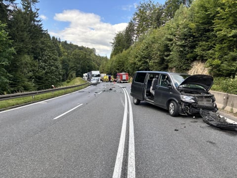 Wypadek na drodze krajowej numer 8, cztery osoby ranne! Trasa jest zablokowana - 0