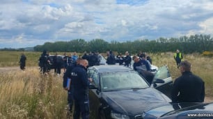Pseudokibice szykowali się na ustawkę pod Strzelinem. Powstrzymali ich policjanci