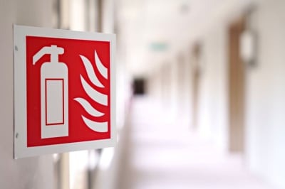 Ochrona przeciwpożarowa &ndash; jak zadbać o bezpieczeństwo w budynkach?
